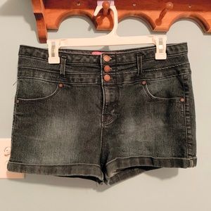Three button high waisted shorts
